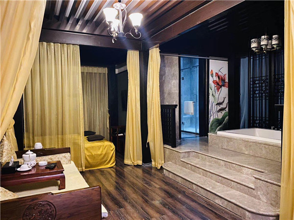 昨晚我在蜀山高端水疗养生会所,会所花样超多!