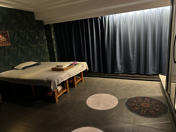 兄弟带我去体验了金山顶级油压养身会所(金山城区哪家按摩好)